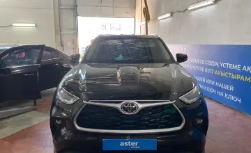 Toyota Highlander 2022 года за 25 000 000 тг. в Астана фото 2