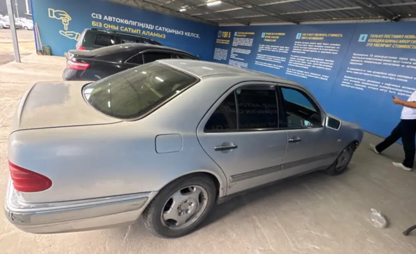Mercedes-Benz E-Класс 1997 года за 1 000 000 тг. в Алматы фото 4
