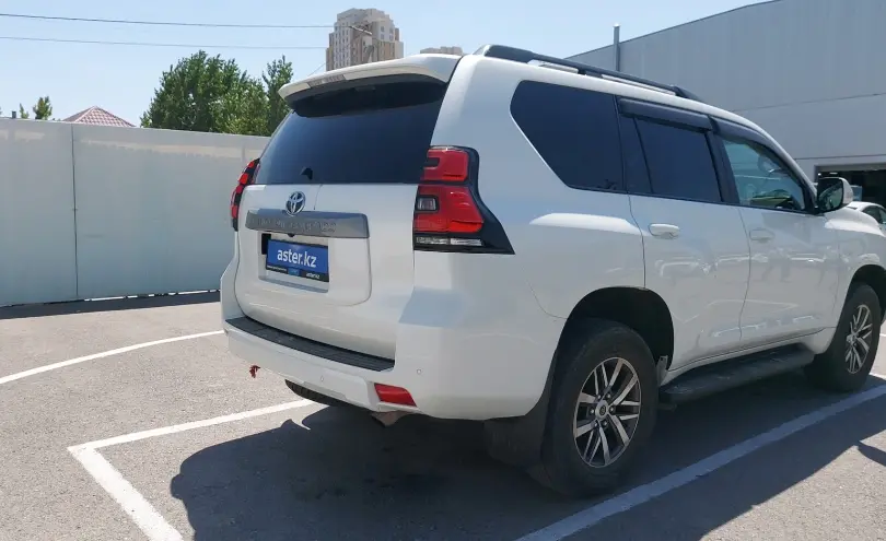 Toyota Land Cruiser Prado 2019 года за 25 000 000 тг. в Шымкент фото 3