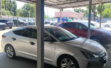 Hyundai Elantra 2018 года за 6 300 000 тг. в Алматы фото 4