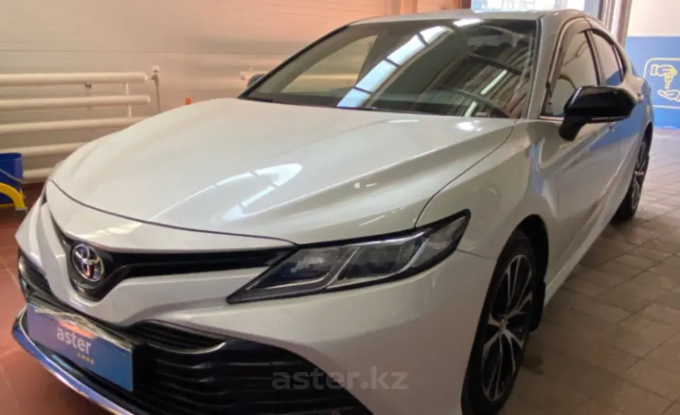 Toyota Camry 2020 года за 11 500 000 тг. в Астана