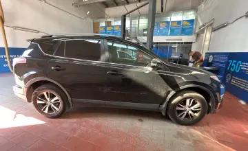 Toyota RAV4 2017 года за 10 000 000 тг. в Астана фото 4