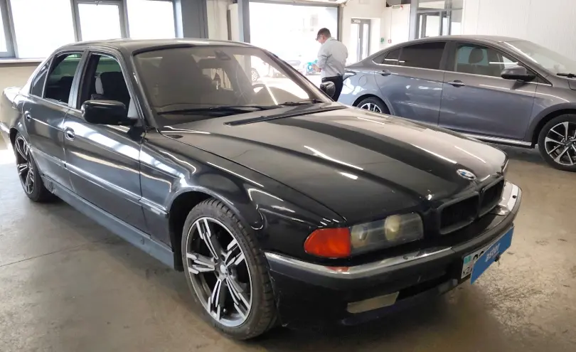 BMW 7 серии 1997 года за 2 500 000 тг. в Астана фото 2
