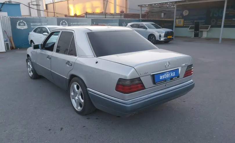 Mercedes-Benz E-Класс 1994 года за 3 500 000 тг. в Шымкент фото 4