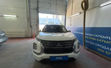 Mitsubishi Outlander 2023 года за 12 000 000 тг. в Астана фото 2