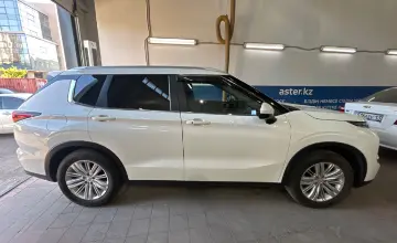 Mitsubishi Outlander 2023 года за 12 000 000 тг. в Астана фото 4