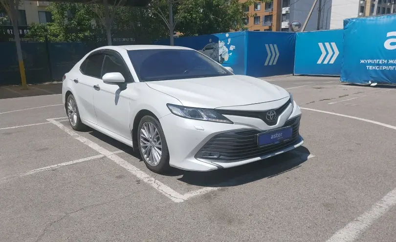 Toyota Camry 2019 года за 12 000 000 тг. в Алматы фото 2
