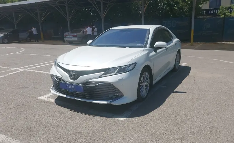 Toyota Camry 2019 года за 12 000 000 тг. в Алматы