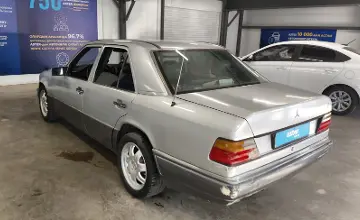 Mercedes-Benz E-Класс 1992 года за 800 000 тг. в Астана фото 4