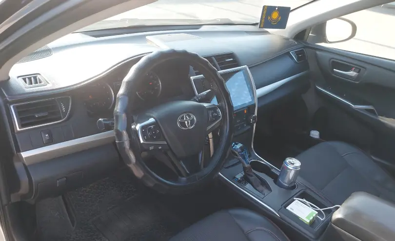 Toyota Camry 2017 года за 9 500 000 тг. в Шымкент фото 5