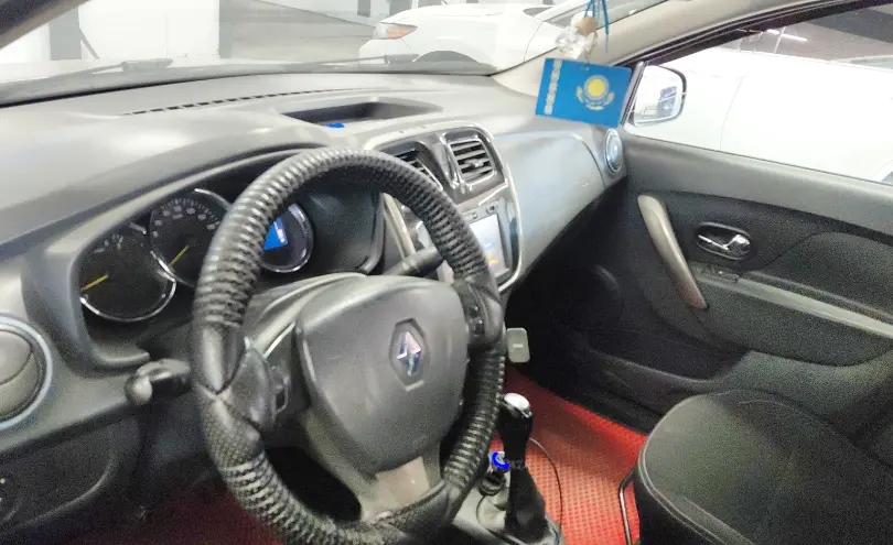 Renault Logan 2016 года за 3 200 000 тг. в Астана фото 5
