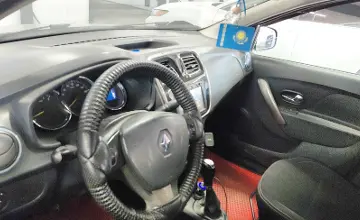 Renault Logan 2016 года за 3 200 000 тг. в Астана фото 5