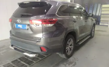 Toyota Highlander 2015 года за 14 000 000 тг. в Павлодар