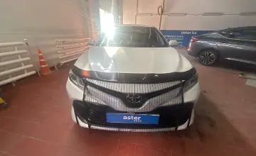 Toyota Camry 2018 года за 11 000 000 тг. в Астана фото 2