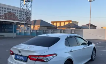 Toyota Camry 2019 года за 14 000 000 тг. в Шымкент