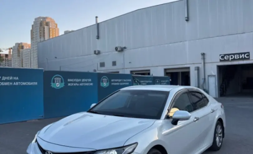 Toyota Camry 2019 года за 14 000 000 тг. в Шымкент