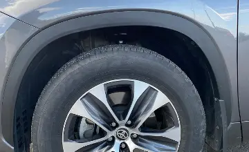 Toyota Highlander 2021 года за 23 000 000 тг. в Абайская область