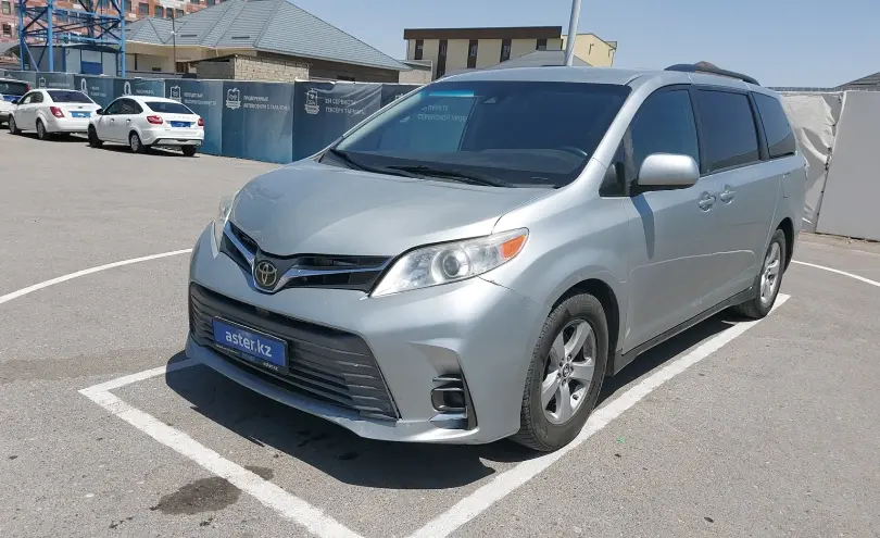Toyota Sienna 2018 года за 13 900 000 тг. в Шымкент
