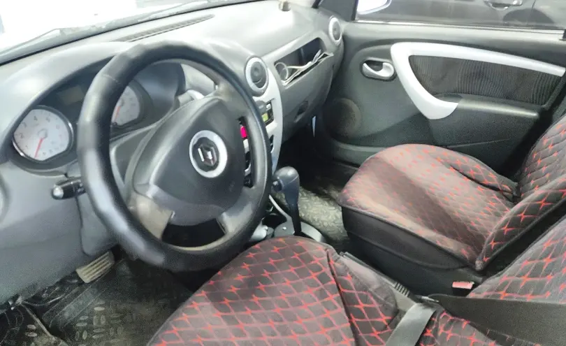 Renault Sandero 2011 года за 2 400 000 тг. в Астана фото 5