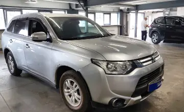 Mitsubishi Outlander 2014 года за 6 100 000 тг. в Астана фото 2