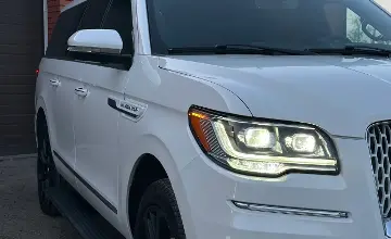 Lincoln Navigator 2024 года за 90 000 000 тг. в Астана