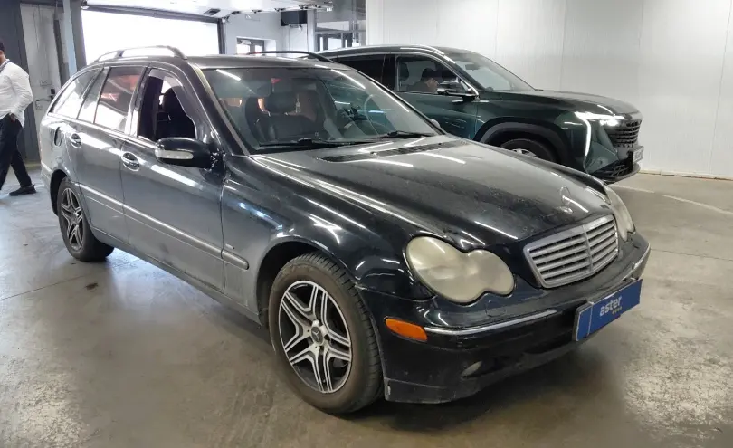 Mercedes-Benz C-Класс 2002 года за 2 300 000 тг. в Астана фото 2
