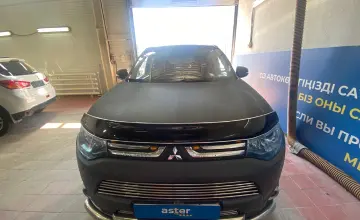Mitsubishi Outlander 2013 года за 7 000 000 тг. в Астана фото 2