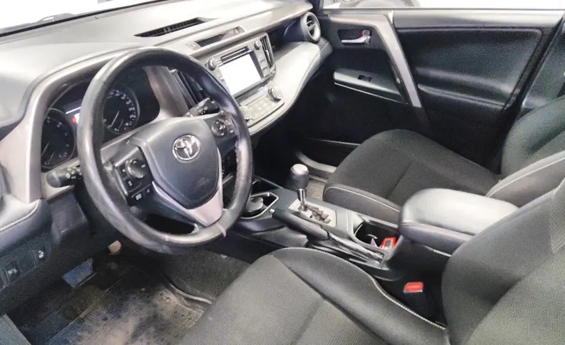 Toyota RAV4 2018 года за 11 000 000 тг. в Астана фото 5