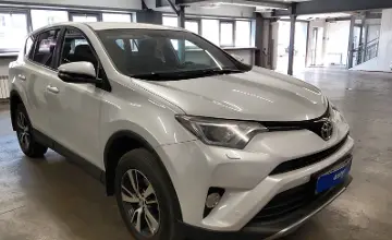 Toyota RAV4 2018 года за 11 000 000 тг. в Астана фото 2
