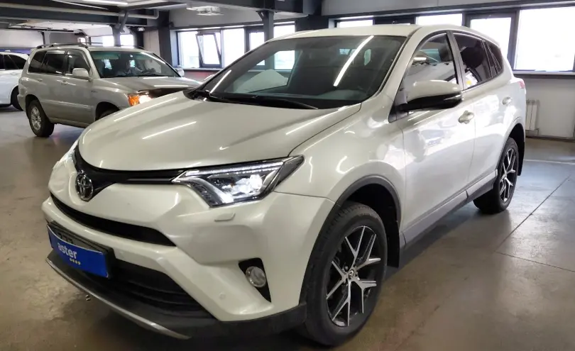 Toyota RAV4 2017 года за 10 000 000 тг. в Астана