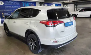Toyota RAV4 2017 года за 10 000 000 тг. в Астана фото 4