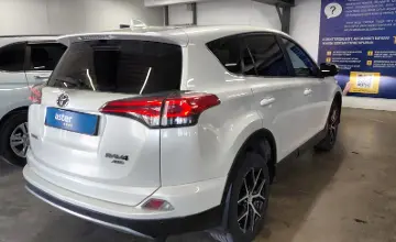 Toyota RAV4 2017 года за 10 000 000 тг. в Астана фото 3