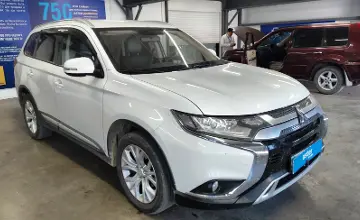 Mitsubishi Outlander 2019 года за 10 500 000 тг. в Астана фото 2
