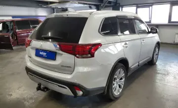 Mitsubishi Outlander 2019 года за 10 500 000 тг. в Астана фото 3