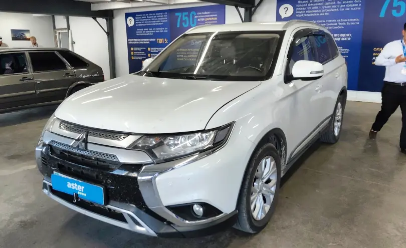 Mitsubishi Outlander 2019 года за 10 500 000 тг. в Астана
