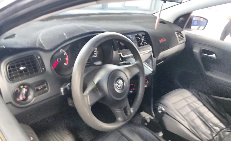 Volkswagen Polo 2015 года за 3 800 000 тг. в Астана фото 5