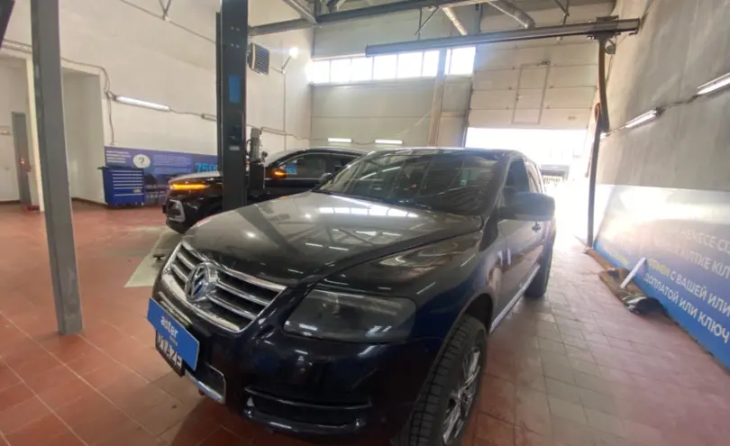 Volkswagen Touareg 2006 года за 4 500 000 тг. в Астана