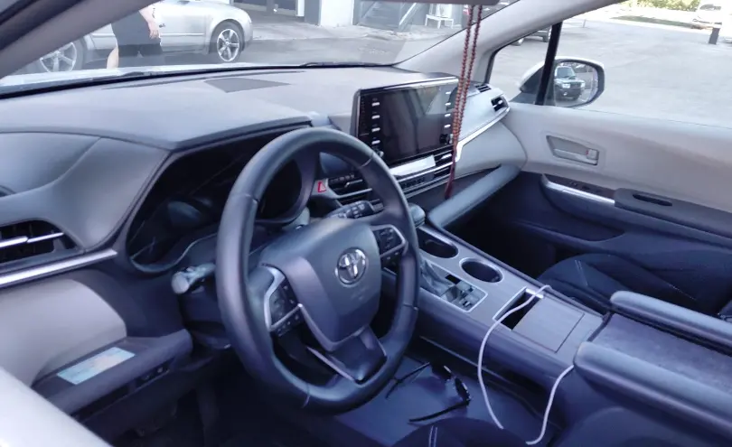 Toyota Sienna 2021 года за 21 000 000 тг. в Астана фото 5