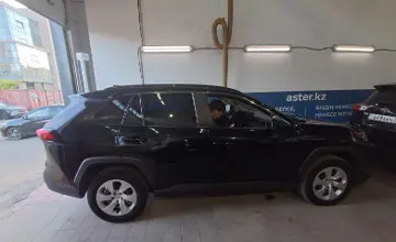 Toyota RAV4 2019 года за 13 000 000 тг. в Астана фото 4