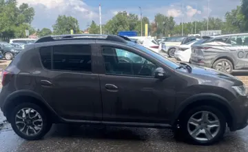 Renault Sandero 2020 года за 3 100 000 тг. в Актобе фото 4
