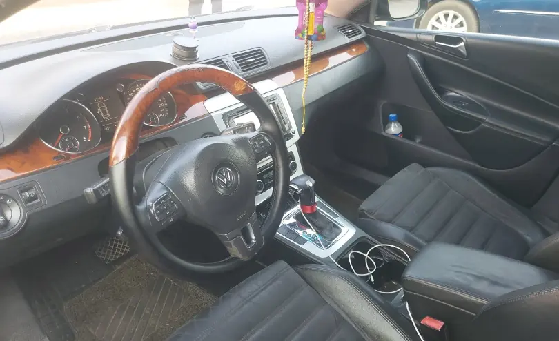 Volkswagen Passat 2010 года за 5 500 000 тг. в Алматы фото 5