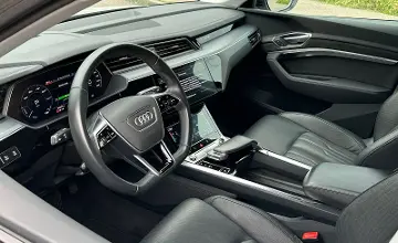 Audi e-tron 2021 года за 18 000 000 тг. в Алматы