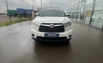 Toyota Highlander 2016 года за 13 000 000 тг. в Петропавловск фото 2
