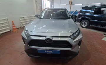 Toyota RAV4 2021 года за 15 000 000 тг. в Астана фото 2