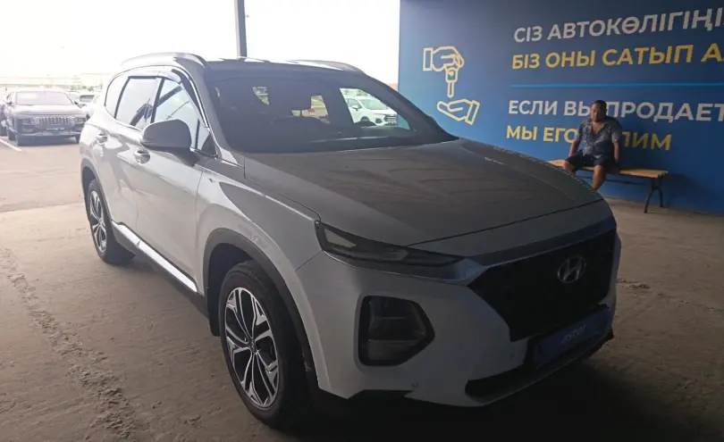 Hyundai Santa Fe 2018 года за 13 000 000 тг. в Алматы фото 3