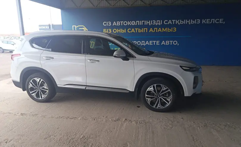 Hyundai Santa Fe 2018 года за 13 000 000 тг. в Алматы фото 4