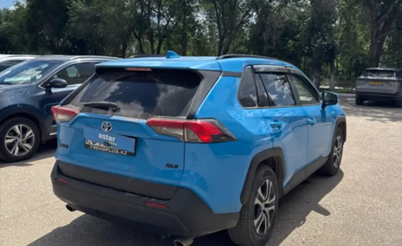 Toyota RAV4 2019 года за 10 000 000 тг. в Актобе фото 5