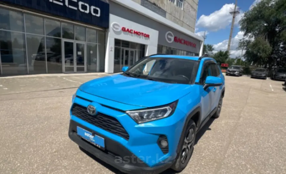 Toyota RAV4 2019 года за 10 000 000 тг. в Актобе