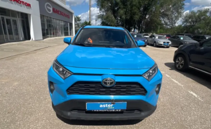 Toyota RAV4 2019 года за 10 000 000 тг. в Актобе фото 2