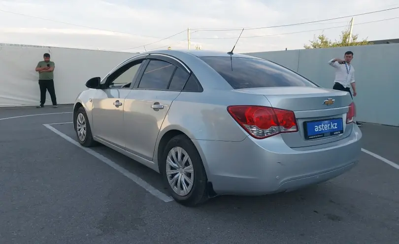 Chevrolet Cruze 2011 года за 2 400 000 тг. в Шымкент фото 4